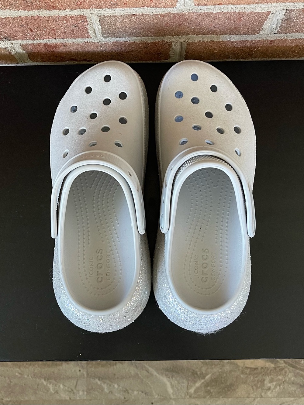 CROCS Iridescent Glitter Crush Clogs - Picture 4 of 7